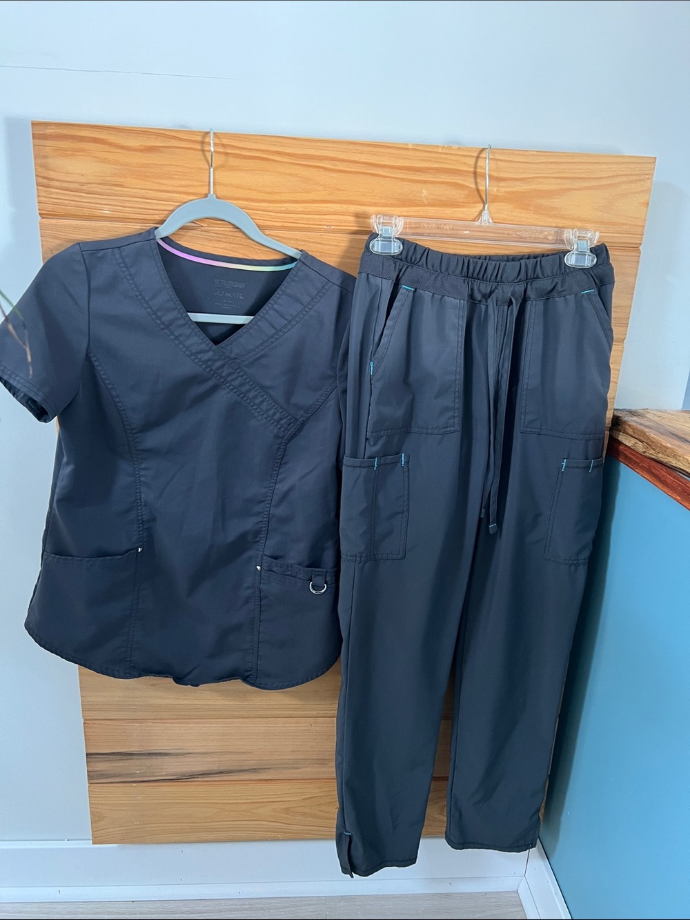 Scrubstar Grey Women’s V-Neck Scrub Top and Drawstring Jogger Pants